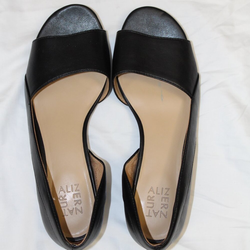 Women's Naturalizer Size 9M Sandals